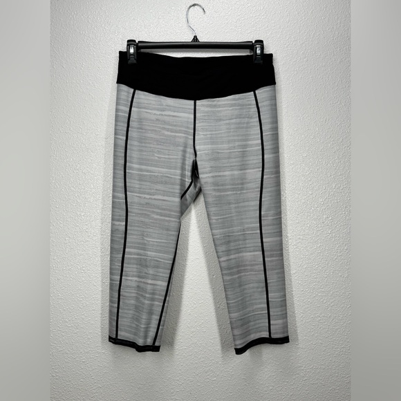 Betsy Johnson Performance Capri Leggings XL Black/Gray Mid Rise - Picture 7 of 7